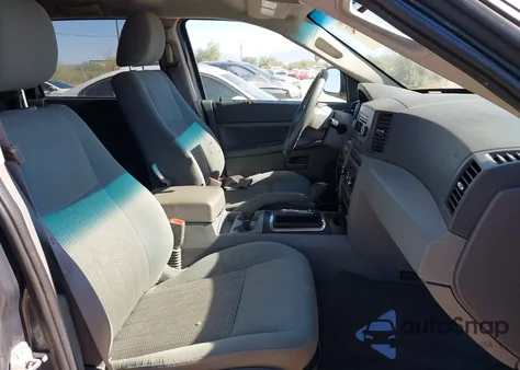 2007 Jeep Grand Cherokee Laredo z USA, uszkodzony, nr VIN 1J8GS48K27C689482